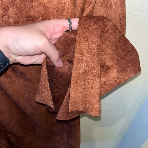 ASTR the Label Faux Suede Shift Mini Dress With Slit Sleeves Size Small - Picture 5 of 9